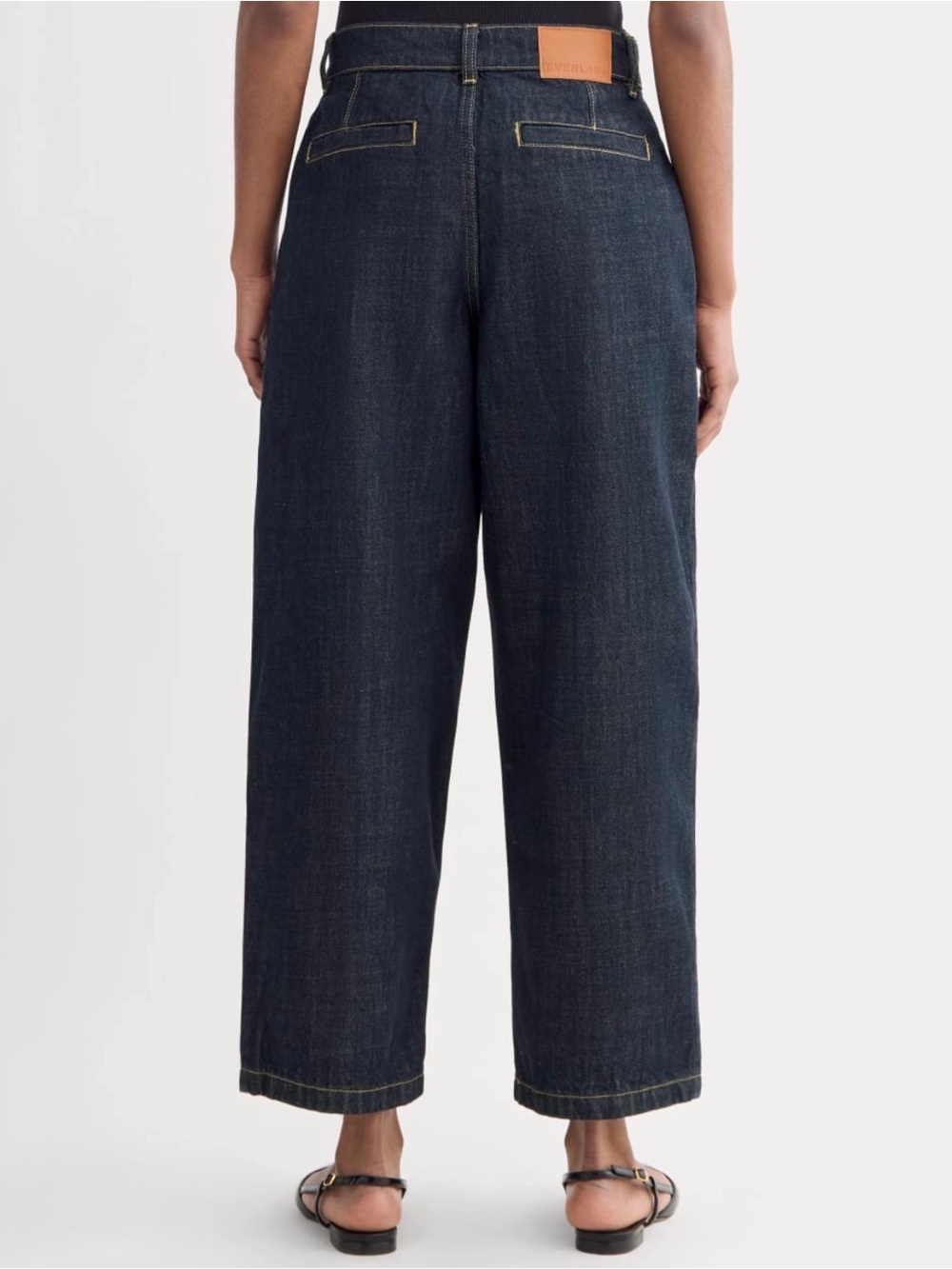 Everlane The Pleated Trouser Jean in Size 32 Regular. (0147)